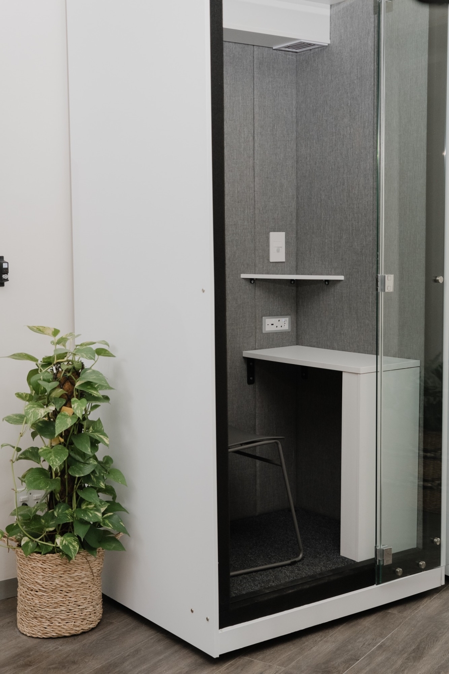 To Let commercial Property for Rent in De Waterkant Western Cape
